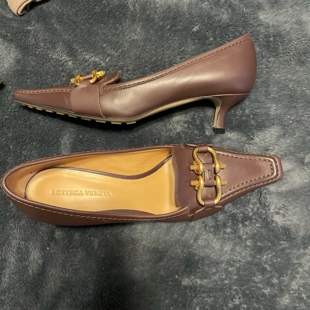 Bottega Vanata Square toe kitten heel